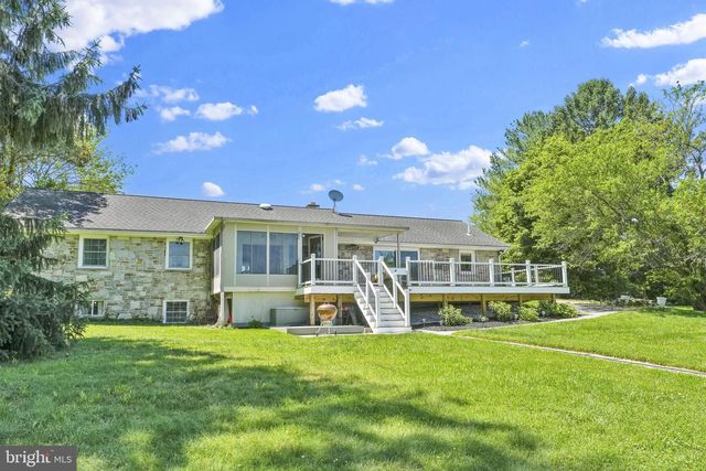 3300 HAWKS HILL RD, New Windsor, MD 21776