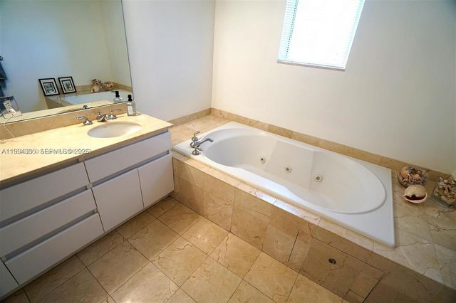 16711 Collins Ave 601, Sunny Isles Beach, FL 33160