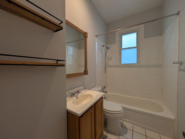 1911 W Addison Street 3, Chicago, IL 60613