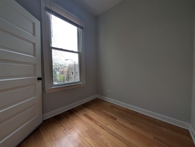 1911 W Addison Street 3, Chicago, IL 60613