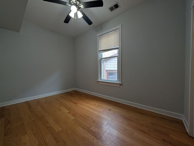 1911 W Addison Street 3, Chicago, IL 60613