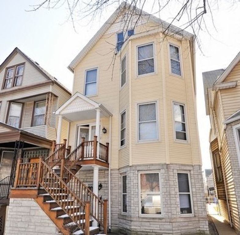 1911 W Addison Street 3, Chicago, IL 60613