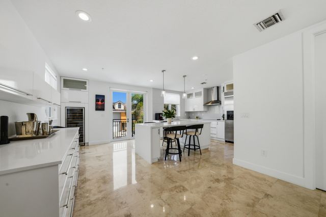 69 Isle Of Venice Drive, Fort Lauderdale, FL 33301