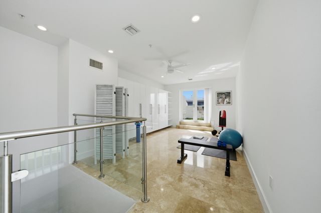 69 Isle Of Venice Drive, Fort Lauderdale, FL 33301