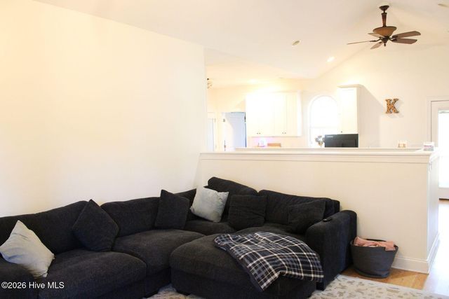 1911 Gastonia Road, Southport, NC 28461