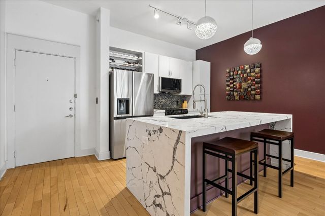 1901 Post Oak Boulevard 3216, Houston, TX 77056