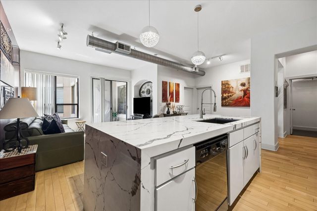 1901 Post Oak Boulevard 3216, Houston, TX 77056