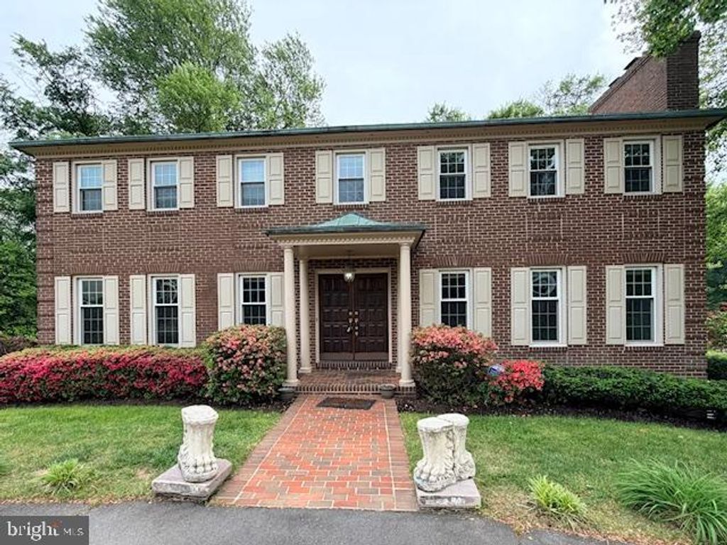 3901 LOCUST LN, Alexandria, VA 22310
