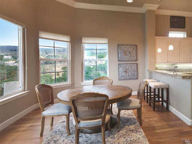 1161 Castle Oaks Dr, Napa, CA 94558