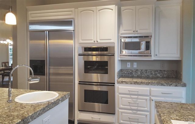 1161 Castle Oaks Dr, Napa, CA 94558