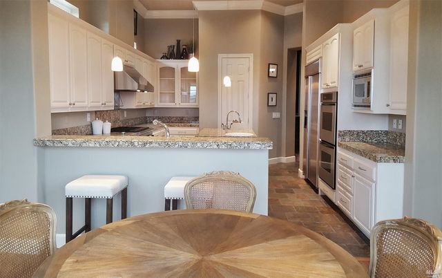 1161 Castle Oaks Dr, Napa, CA 94558