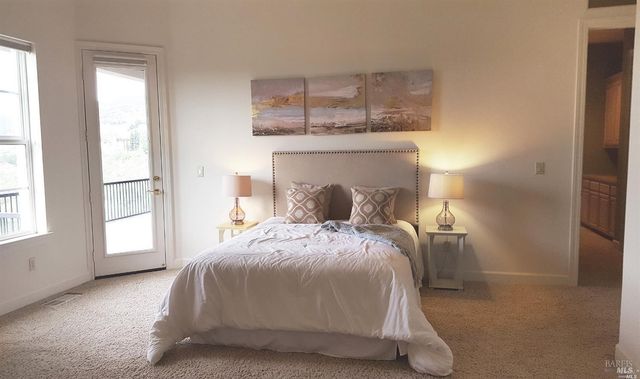 1161 Castle Oaks Dr, Napa, CA 94558