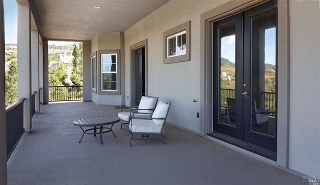 1161 Castle Oaks Dr, Napa, CA 94558