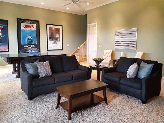 1161 Castle Oaks Dr, Napa, CA 94558