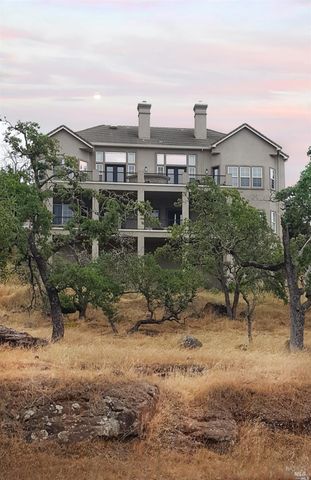 1161 Castle Oaks Dr, Napa, CA 94558