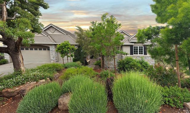 1161 Castle Oaks Dr, Napa, CA 94558