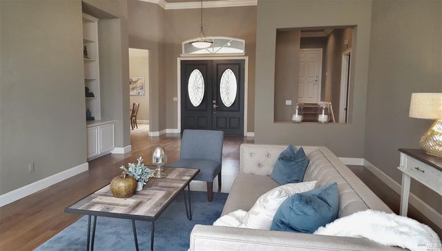 1161 Castle Oaks Dr, Napa, CA 94558