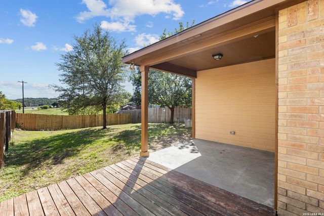 7502 CAMINO MNR, Boerne, TX 78015
