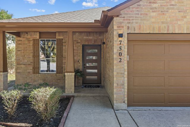 7502 CAMINO MNR, Boerne, TX 78015