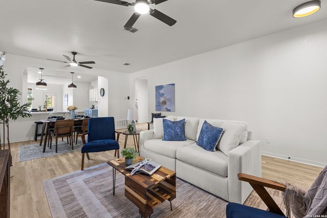7502 CAMINO MNR, Boerne, TX 78015