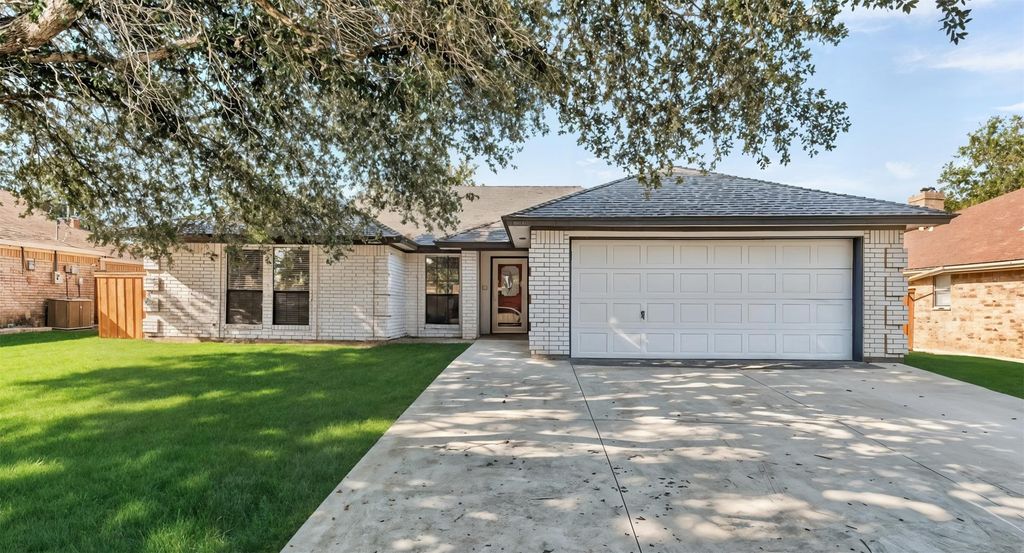 6610 Glen Falls Drive, Arlington, TX 76001