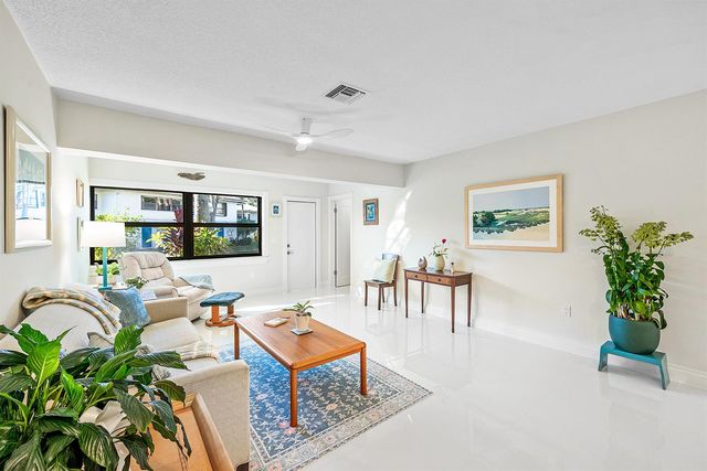 2016 SW 29th Court 5b1, Delray Beach, FL 33445
