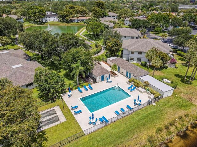 2016 SW 29th Court 5b1, Delray Beach, FL 33445