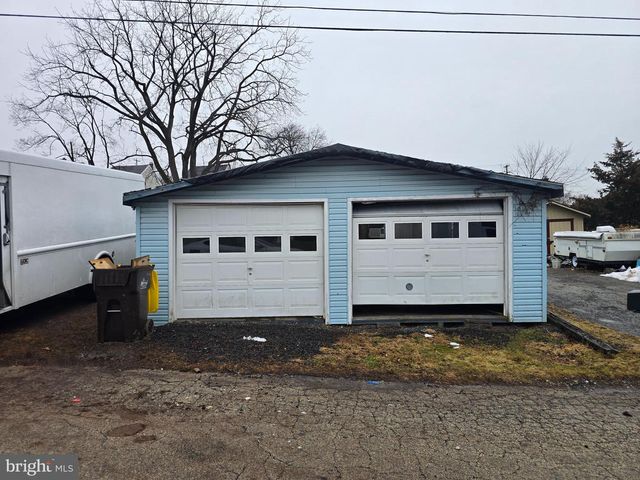 623 BRIDGE ST, Mont Clare, PA 19453