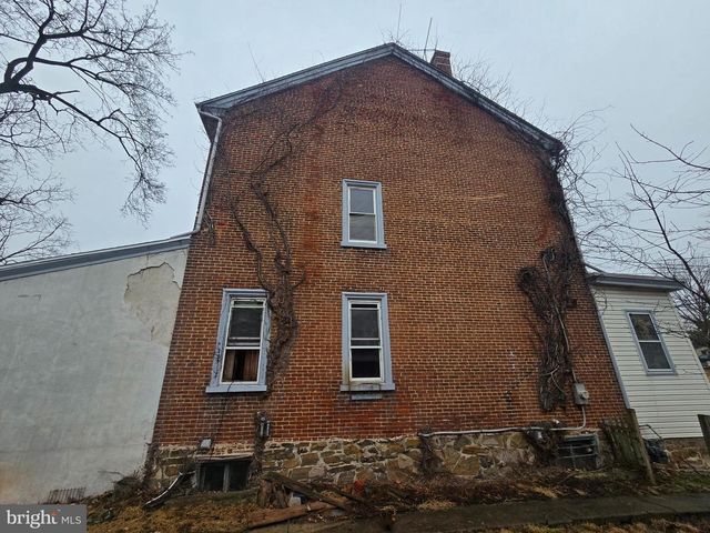 623 BRIDGE ST, Mont Clare, PA 19453