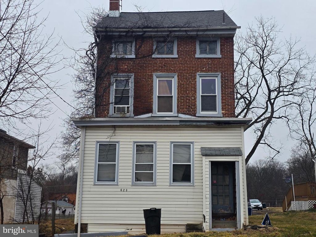 623 BRIDGE ST, Mont Clare, PA 19453