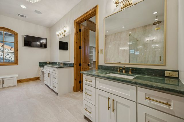 16 Catalonia Drive, Westlake, TX 76262