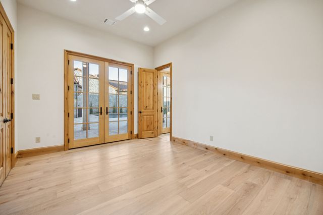 16 Catalonia Drive, Westlake, TX 76262