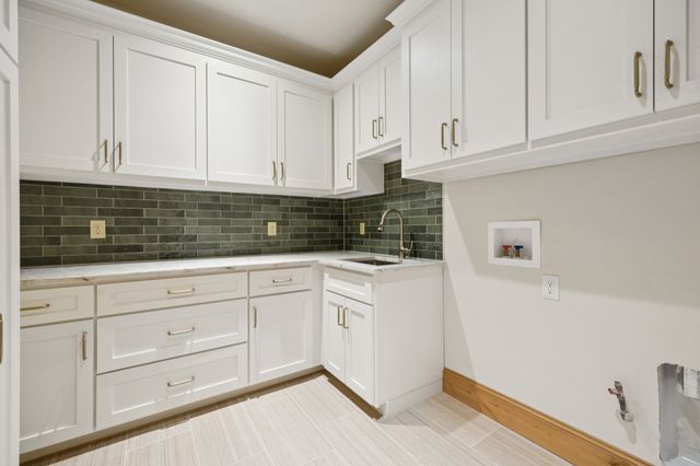 16 Catalonia Drive, Westlake, TX 76262