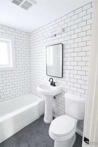 92 Sharon Parkway, Lackawanna, NY 14218