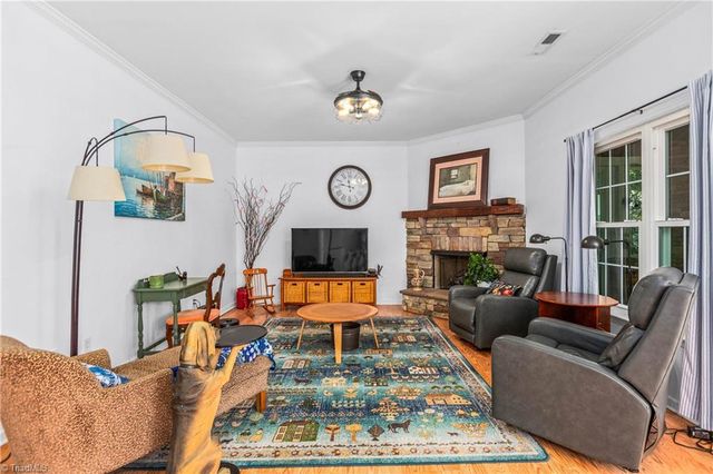841 Lisa Run Court, Kernersville, NC 27284