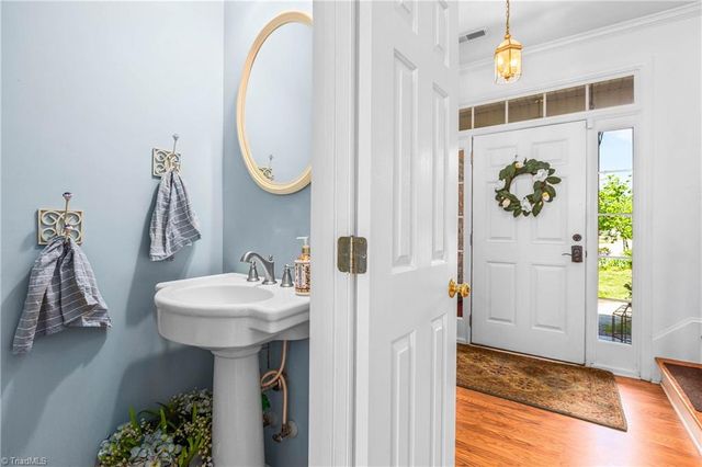 841 Lisa Run Court, Kernersville, NC 27284