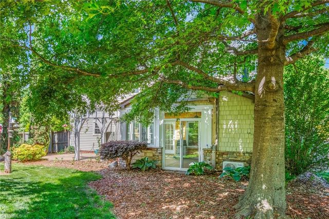 841 Lisa Run Court, Kernersville, NC 27284