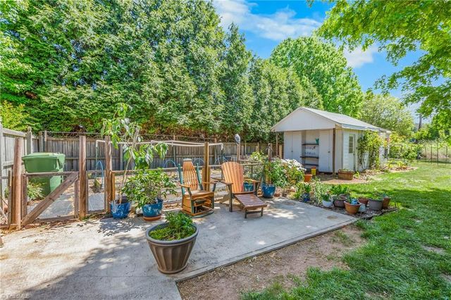 841 Lisa Run Court, Kernersville, NC 27284