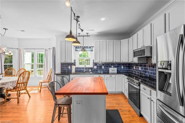 841 Lisa Run Court, Kernersville, NC 27284