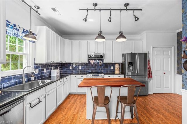 841 Lisa Run Court, Kernersville, NC 27284