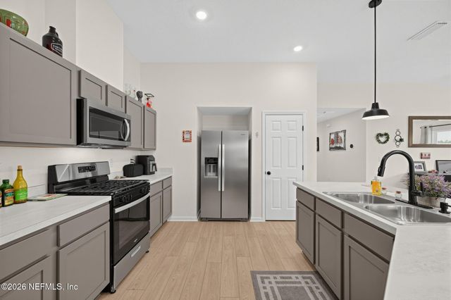 11112 SPRING MEADOWS Road, Jacksonville, FL 32222