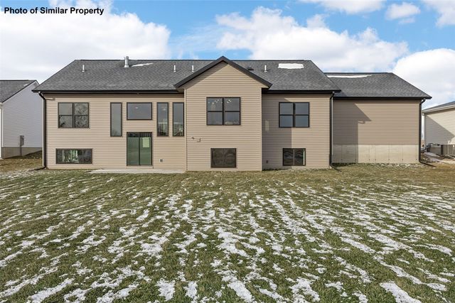 1056 Stable Ridge Dr, Marion, IA 52302