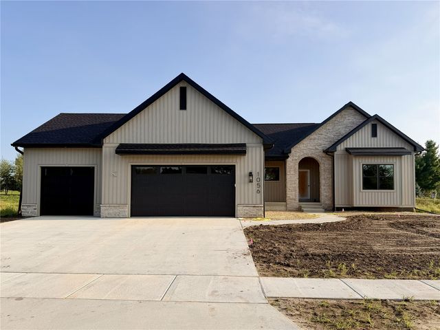1056 Stable Ridge Dr, Marion, IA 52302