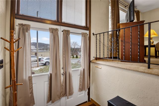 110 Barnickel Street, Chartiers, PA 15347