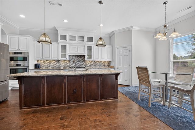 3791 Spanish Bay Place, Fayetteville, AR 72701