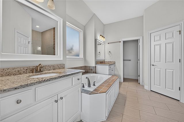 3791 Spanish Bay Place, Fayetteville, AR 72701