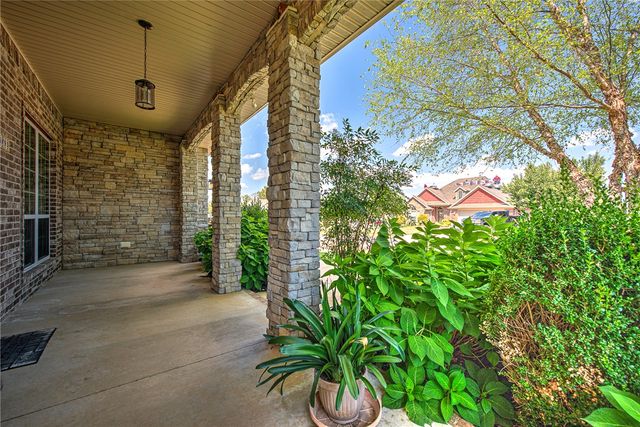 3791 Spanish Bay Place, Fayetteville, AR 72701
