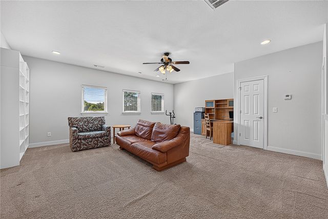 3791 Spanish Bay Place, Fayetteville, AR 72701
