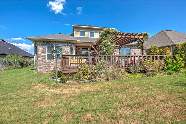 3791 Spanish Bay Place, Fayetteville, AR 72701