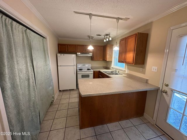 422 E Leonard Street B, Southport, NC 28461